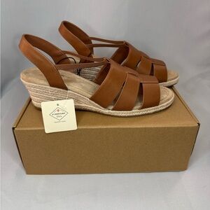 St. John’s Bay Lexy Memory Foam Wedge Sandals in Cognac Women’s 11M NWT